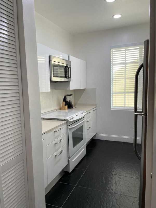 1500 Meridian Ave - Photo 6 of 17