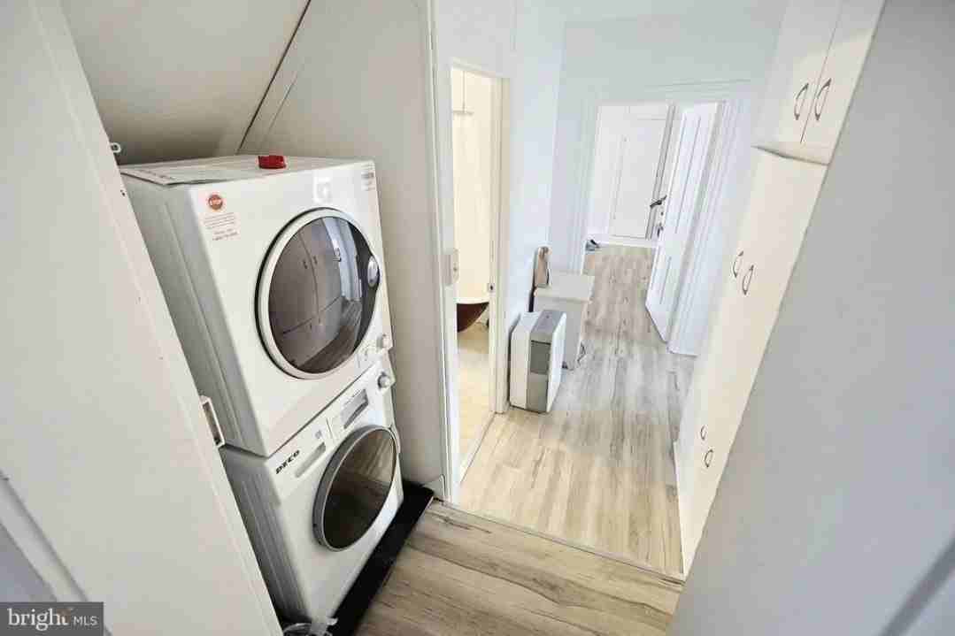 4 Hanover St #2ndFLREAR - Photo 3 of 8