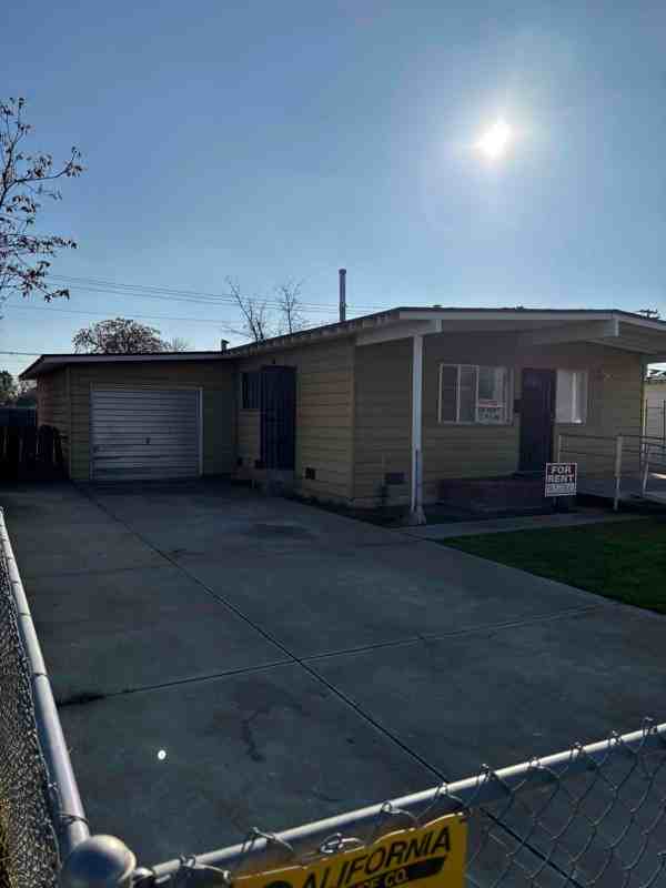 237 W Strother Ave - Photo 3 of 15