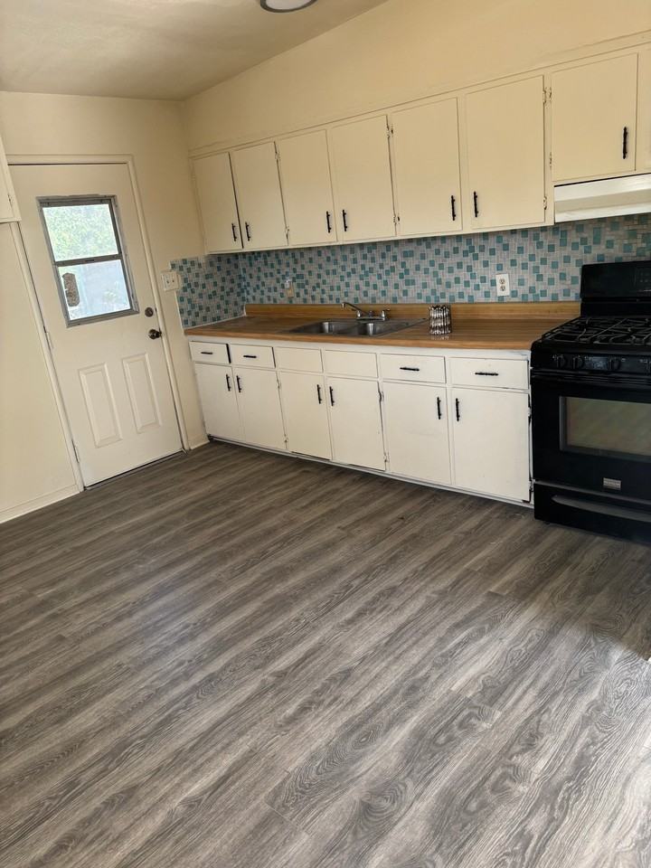 237 W Strother Ave - Photo 6 of 15