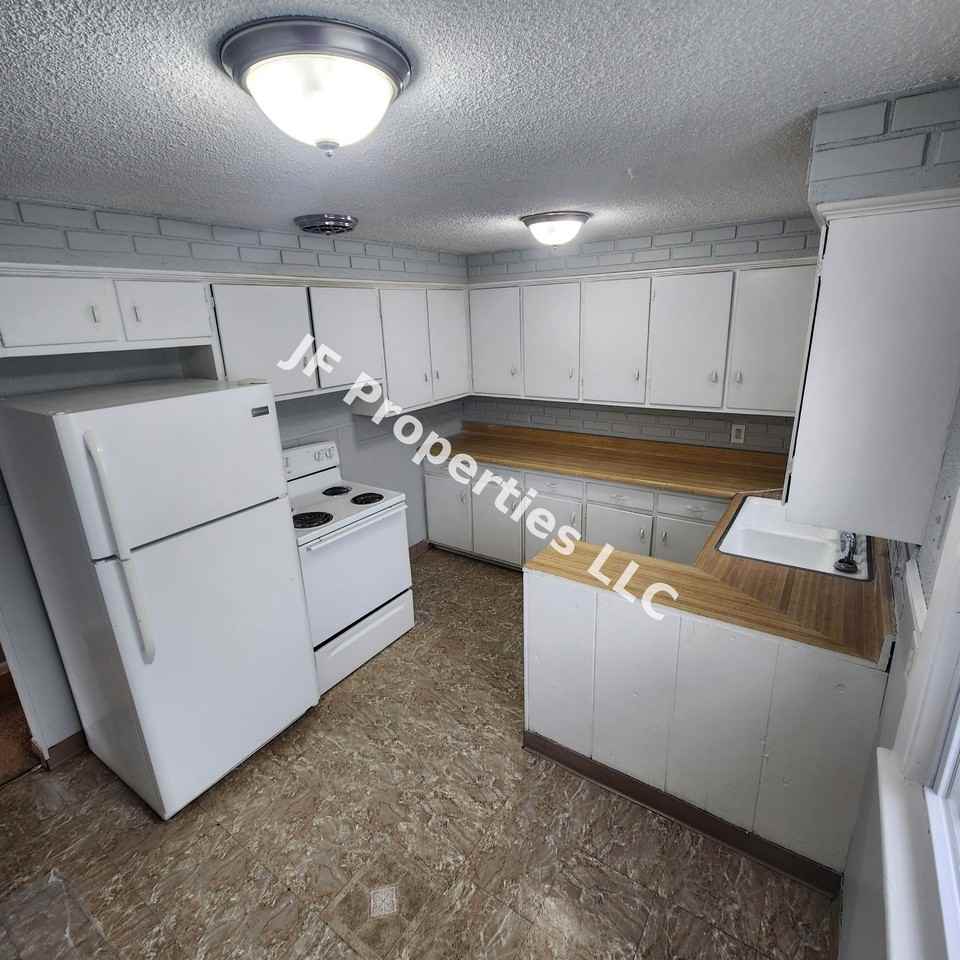 4818 E 86th St - Photo 3 of 10