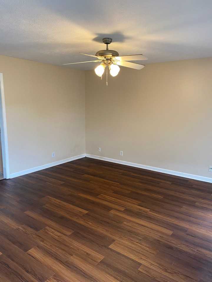 623 Legacy Dr - Photo 2 of 12