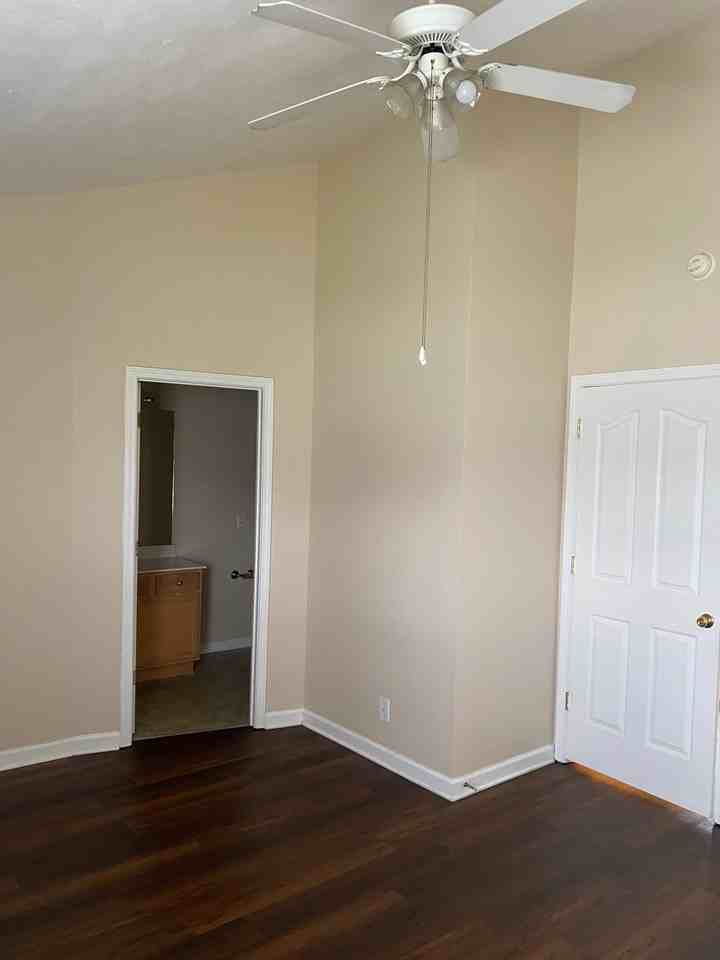 623 Legacy Dr - Photo 5 of 12