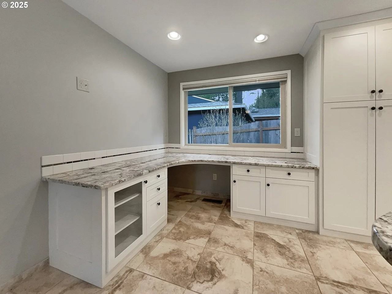 1690 Woodland Ter - Photo 6 of 21