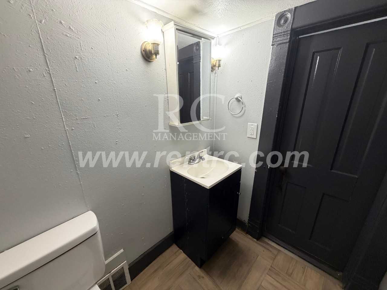 314 Porter St - Photo 4 of 19