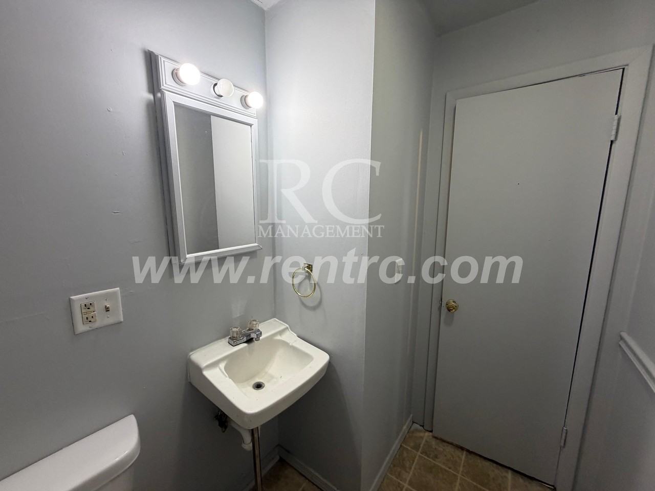 312 Holmes Ave - Photo 5 of 11
