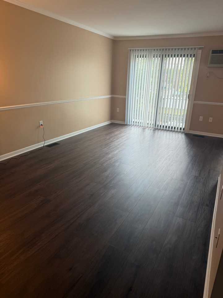 1280 Dewey St #4 - Photo 3 of 11