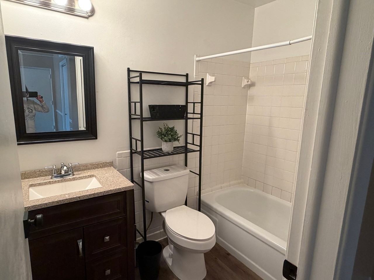 1280 Dewey St #4 - Photo 6 of 11