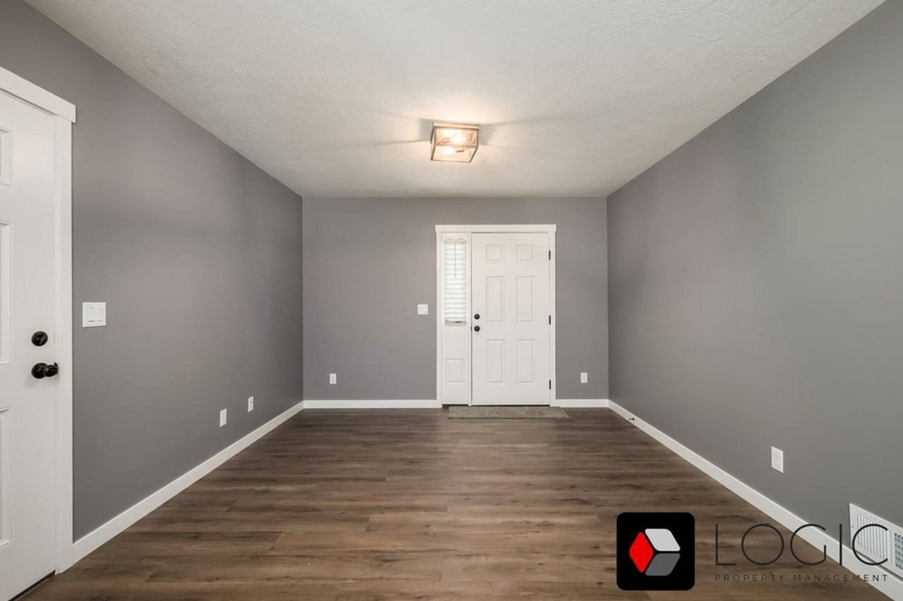 4050 Porter Ave - Photo 4 of 18