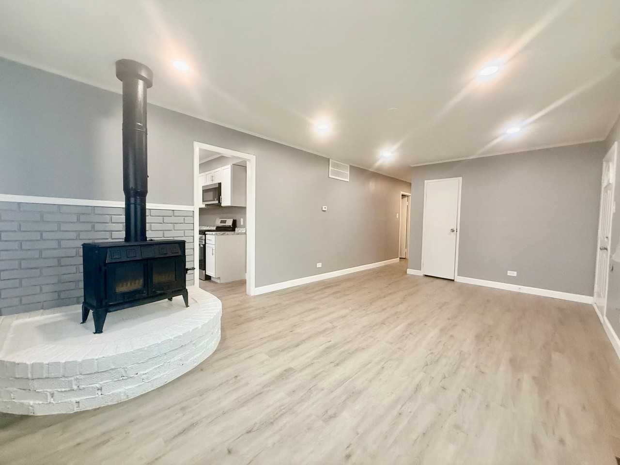 450 Tomahawk St - Photo 5 of 14