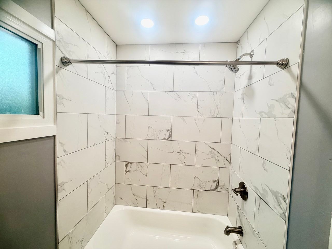 450 Tomahawk St - Photo 7 of 14