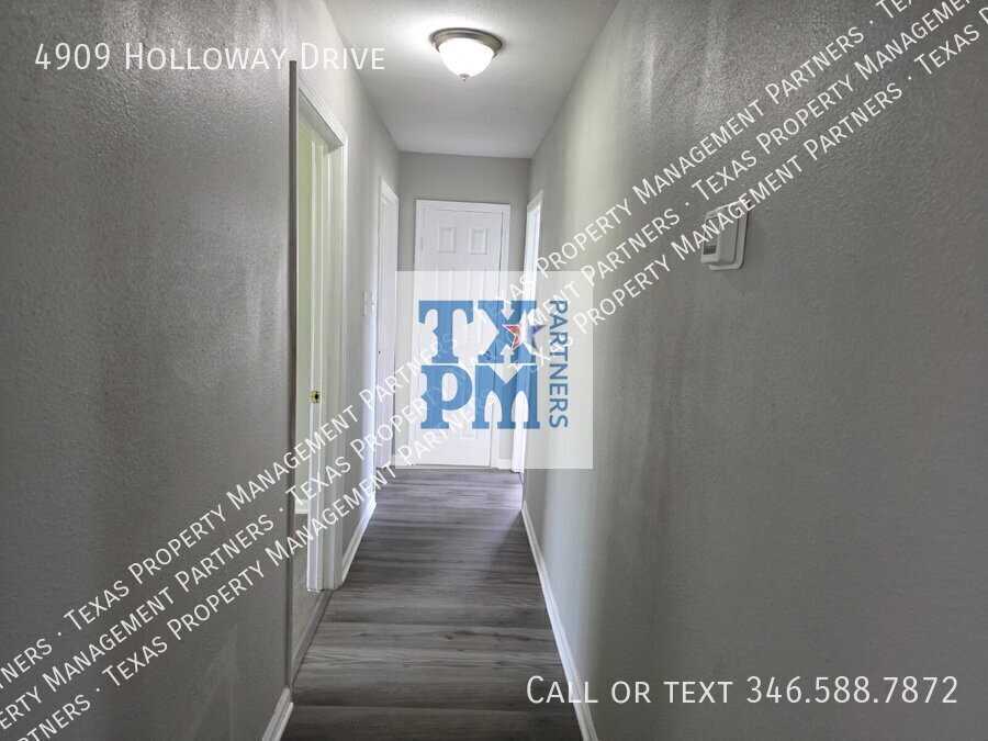 4909 Holloway Dr - Photo 4 of 12