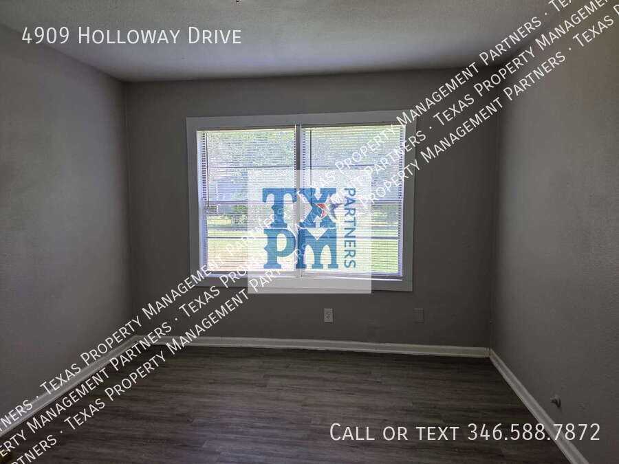 4909 Holloway Dr - Photo 5 of 12