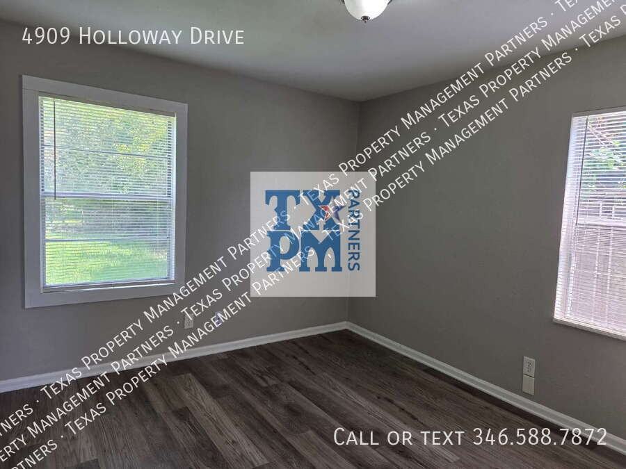 4909 Holloway Dr - Photo 6 of 12