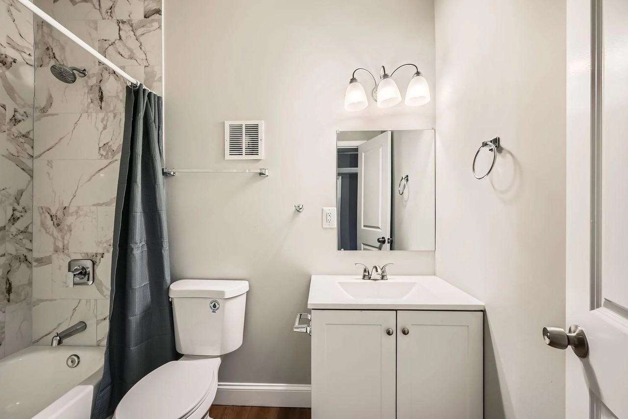 205 N Luzerne Ave - Photo 6 of 8