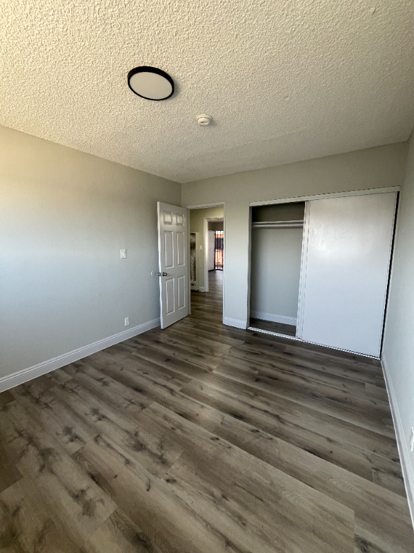 1060 W 117th St #11 - Photo 4 of 12