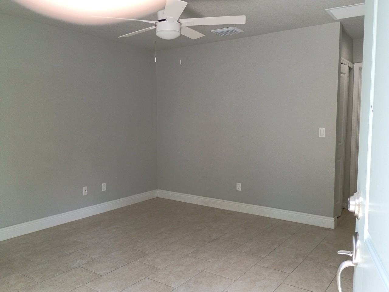 216 Center St - Photo 2 of 9