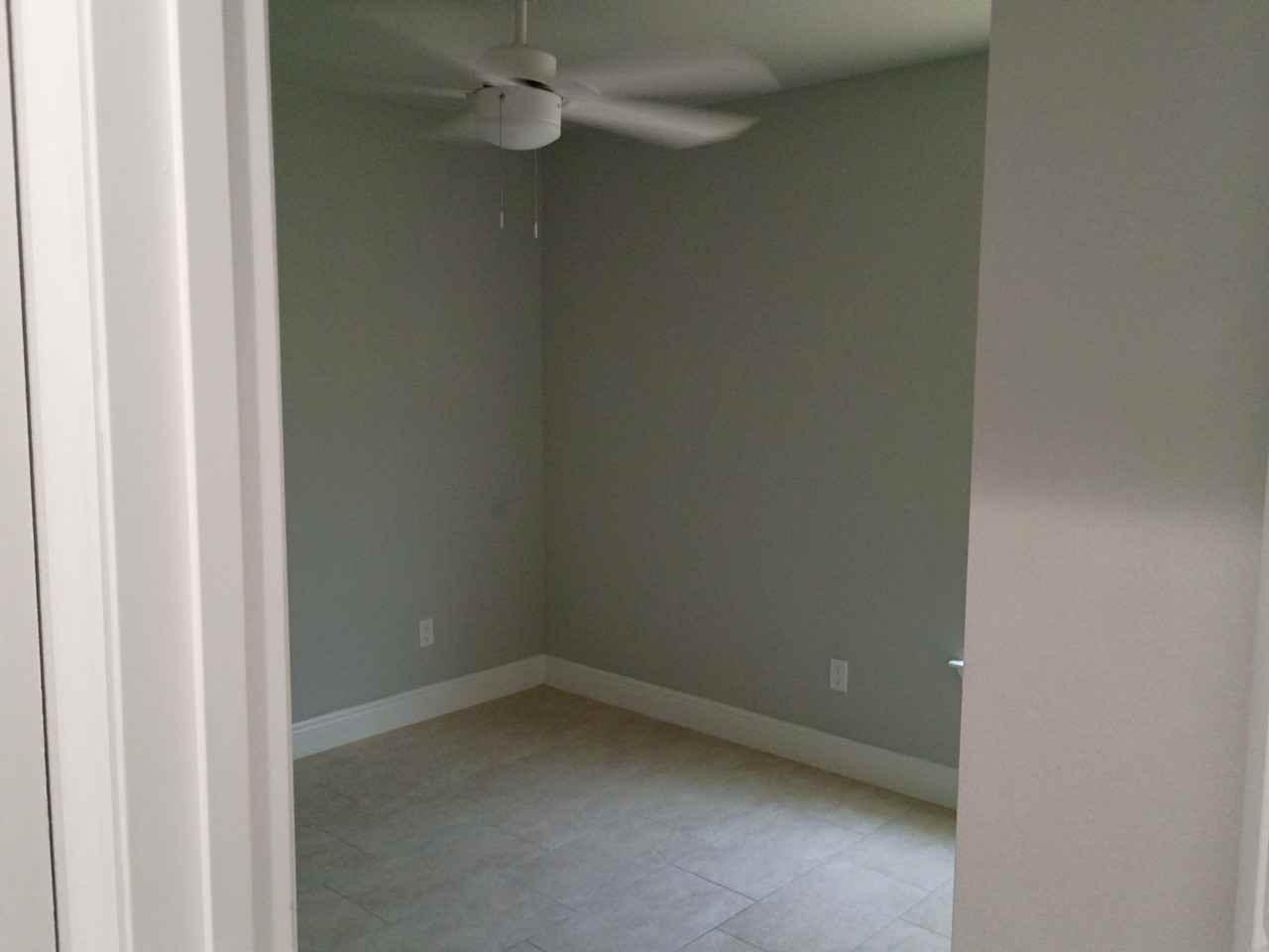 216 Center St - Photo 5 of 9