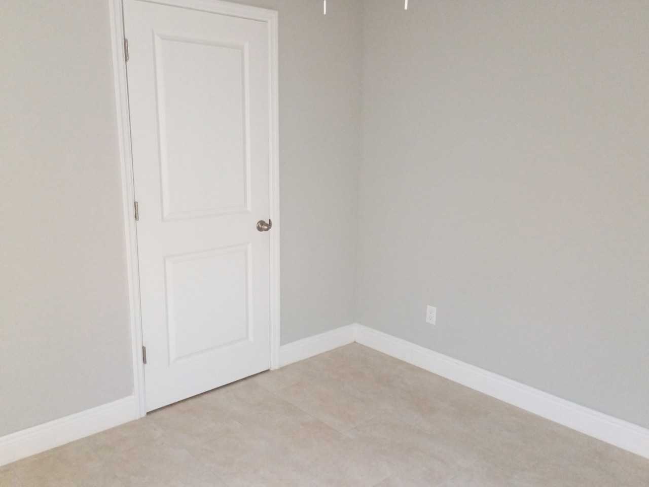216 Center St - Photo 7 of 9