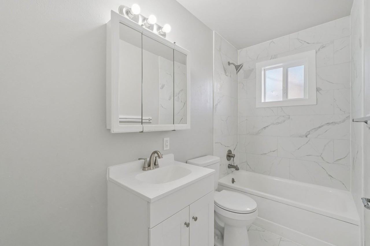 319 E Brookside St #22 - Photo 3 of 3
