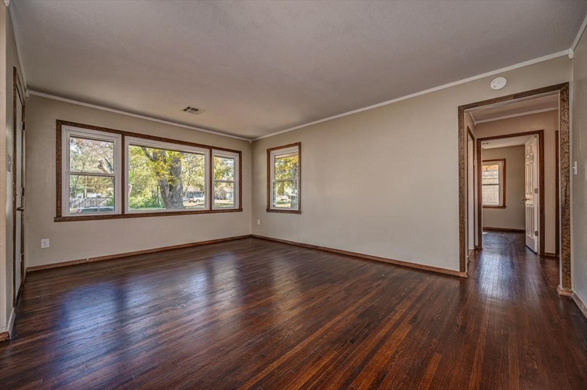 809 N Ross Ave - Photo 4 of 19