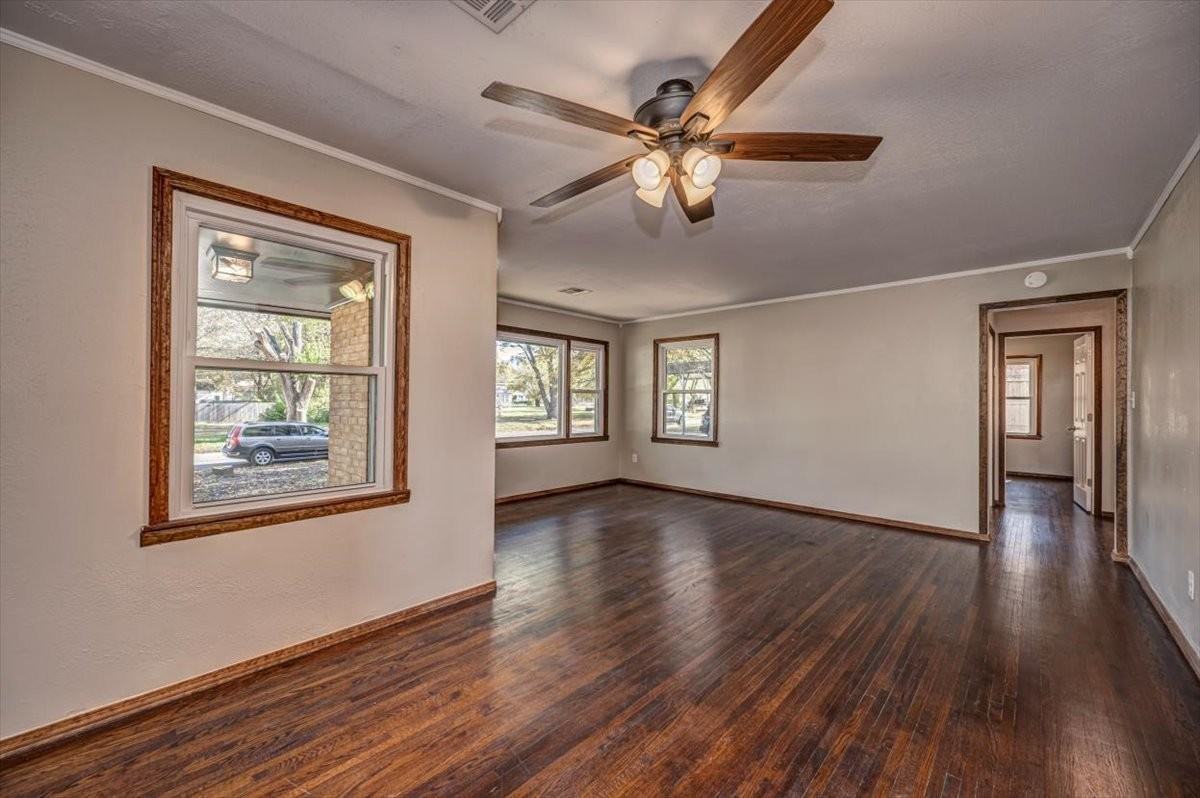 809 N Ross Ave - Photo 6 of 19