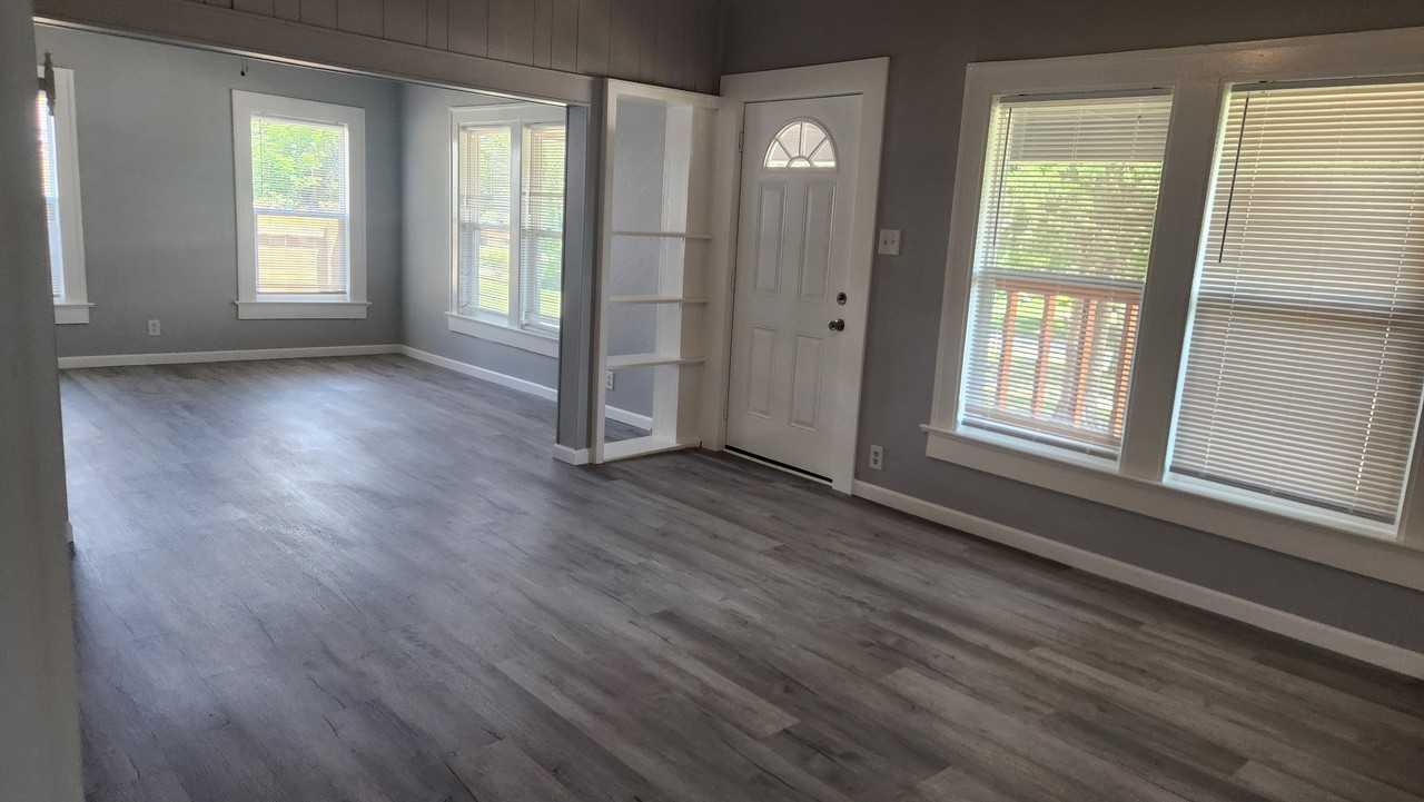 1317 S Osage Ave - Photo 4 of 11