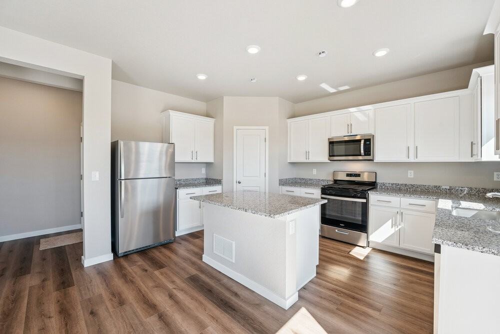 2230 Christina St - Photo 6 of 19