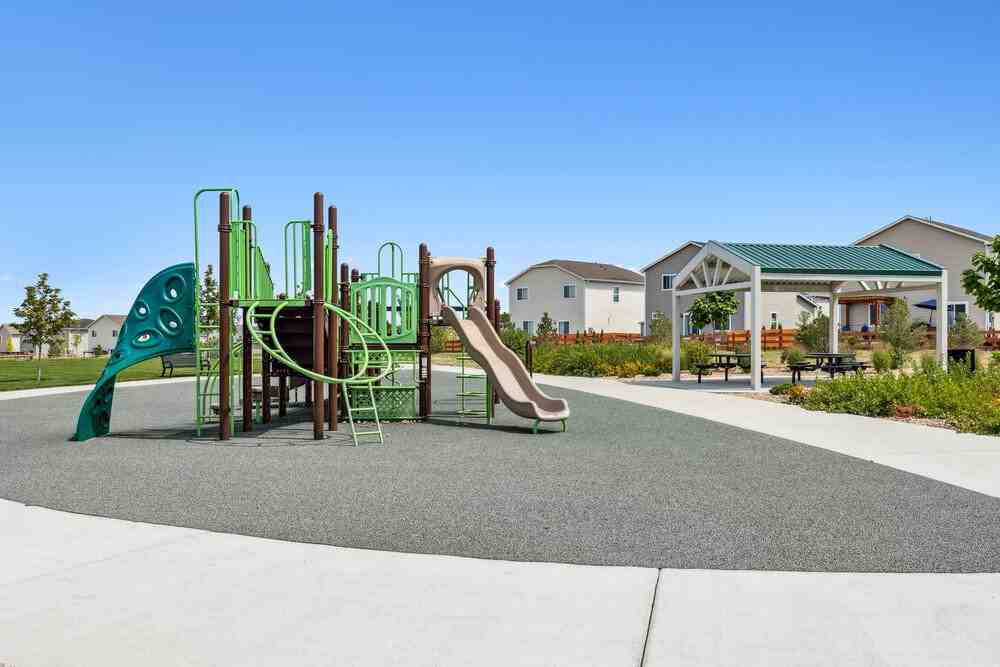 7404 Poudre St - Photo 4 of 7