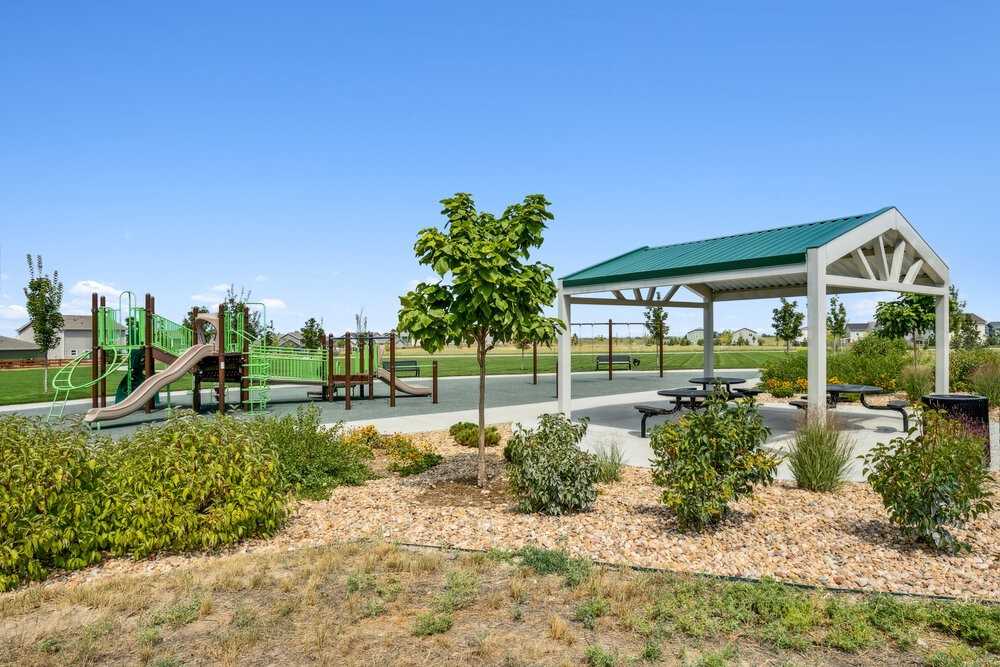 7404 Poudre St - Photo 5 of 7