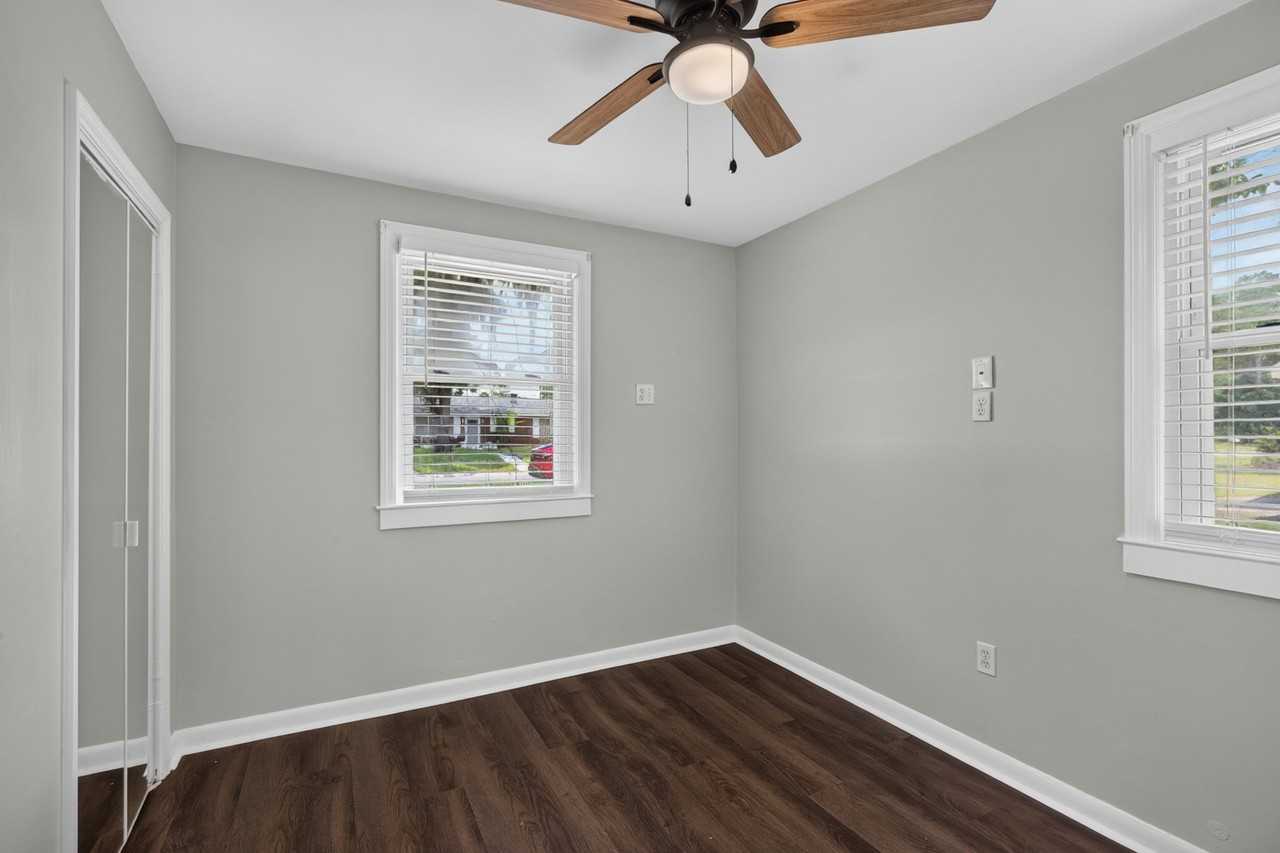 1521 Randee Dr - Photo 6 of 20