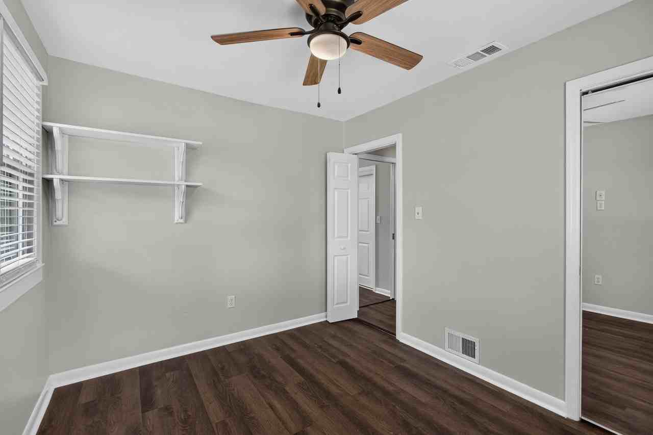 1521 Randee Dr - Photo 7 of 20