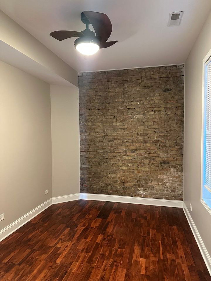 4202 N Saint Louis Ave #1 - Photo 3 of 9
