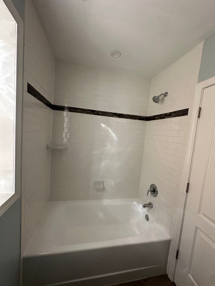 4202 N Saint Louis Ave #1 - Photo 7 of 9