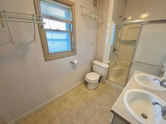 2404 Olive St #2 - Photo 6 of 8