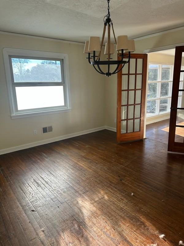 204 Pineview Dr - Photo 3 of 16