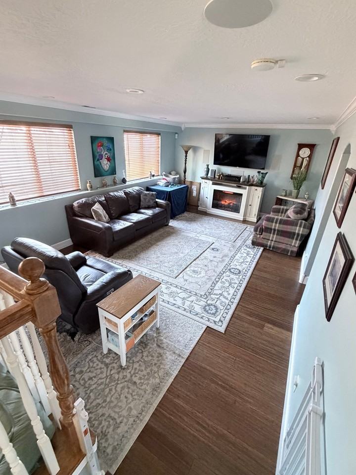 212 W Amanda Lynn Ln - Photo 3 of 7