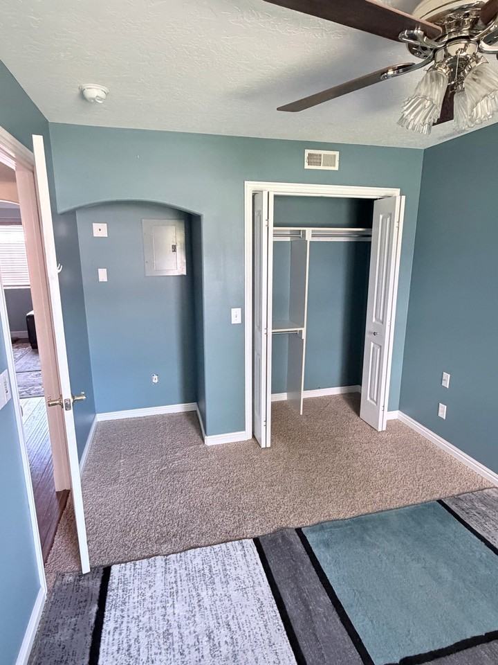 212 W Amanda Lynn Ln - Photo 5 of 7
