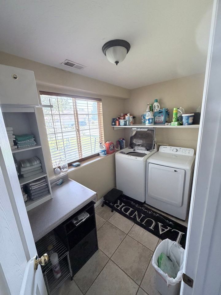 212 W Amanda Lynn Ln - Photo 7 of 7