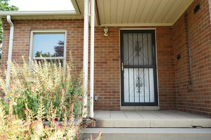2683 S Glenmare St - Photo 5 of 11