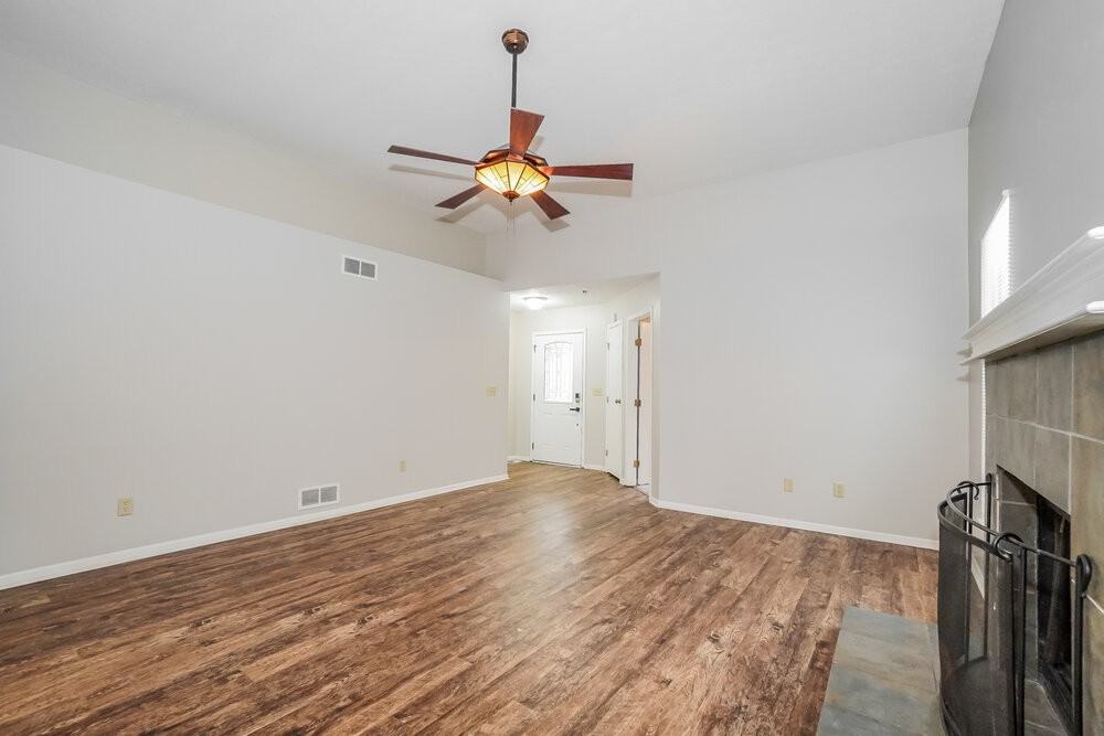 1270 Pinnacle Dr - Photo 5 of 15