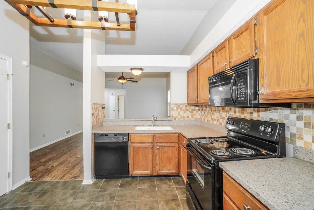 1270 Pinnacle Dr - Photo 7 of 15