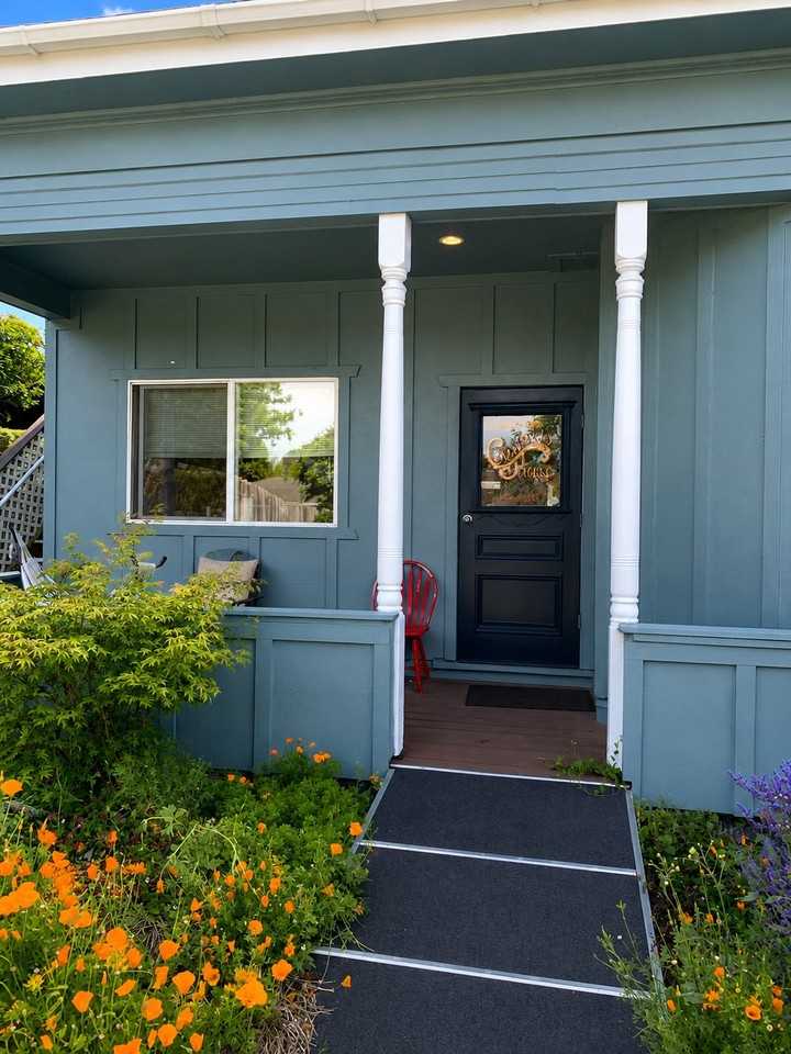 2100 Western Ave - Photo 4 of 12