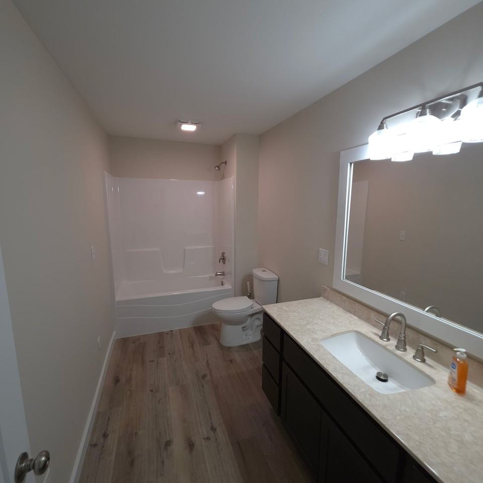 4231 S Johnson Rd - Photo 4 of 13