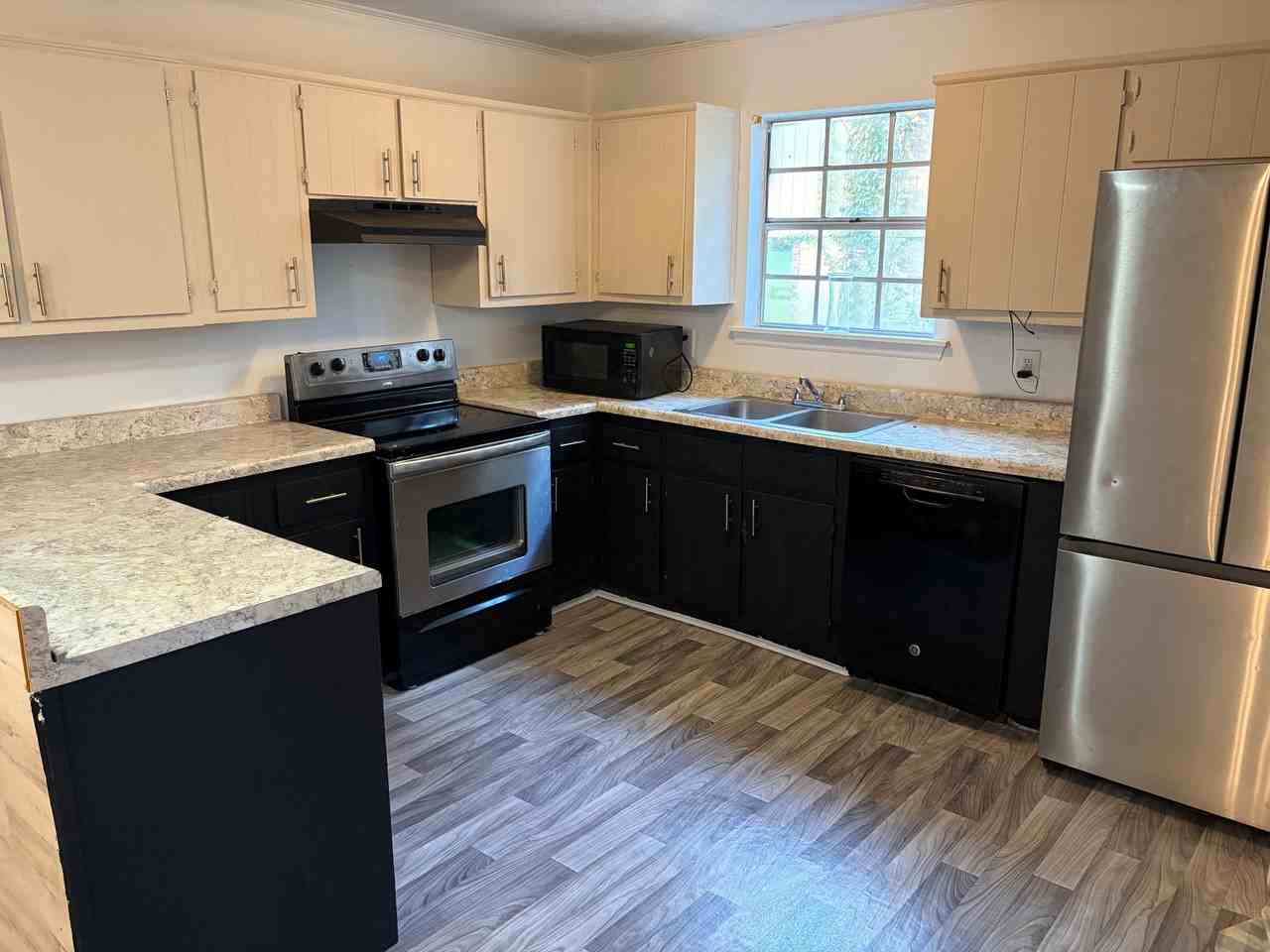5257 Goldmar Dr - Photo 6 of 9