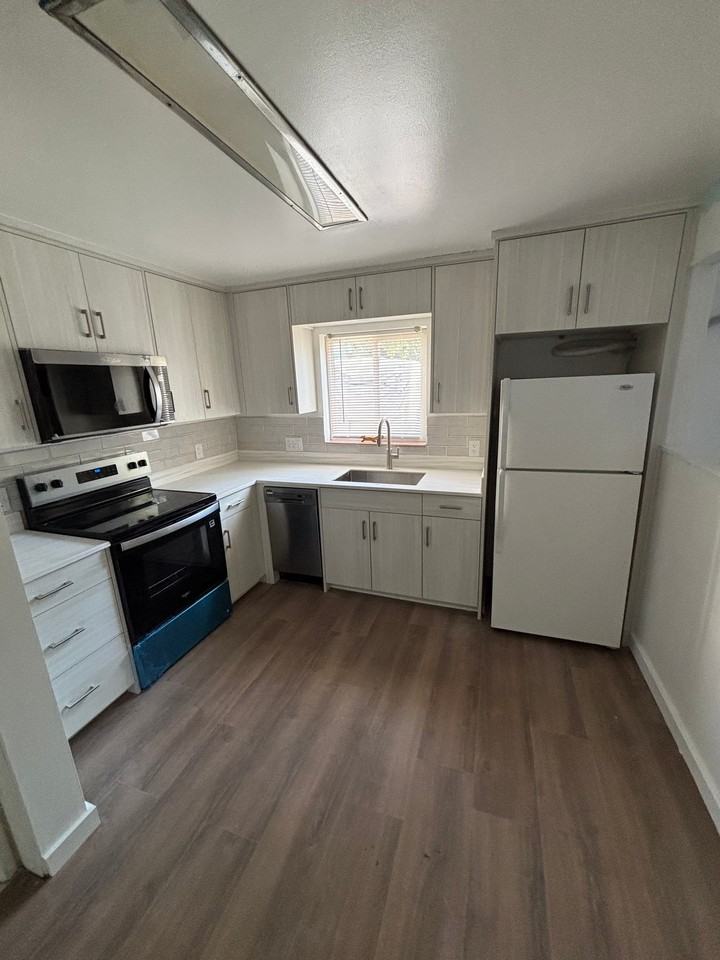 68 R St #1