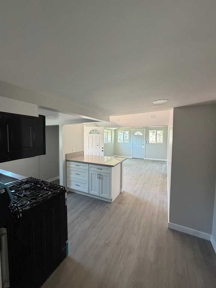 2420 Ridgeway Dr - Photo 2 of 18