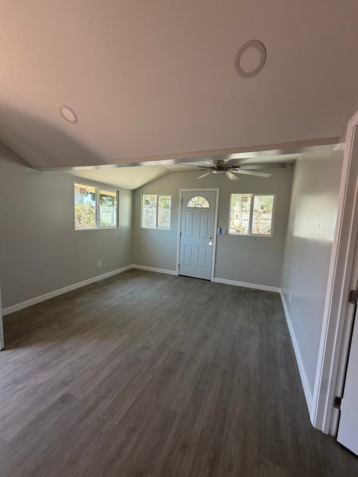 2420 Ridgeway Dr - Photo 5 of 18