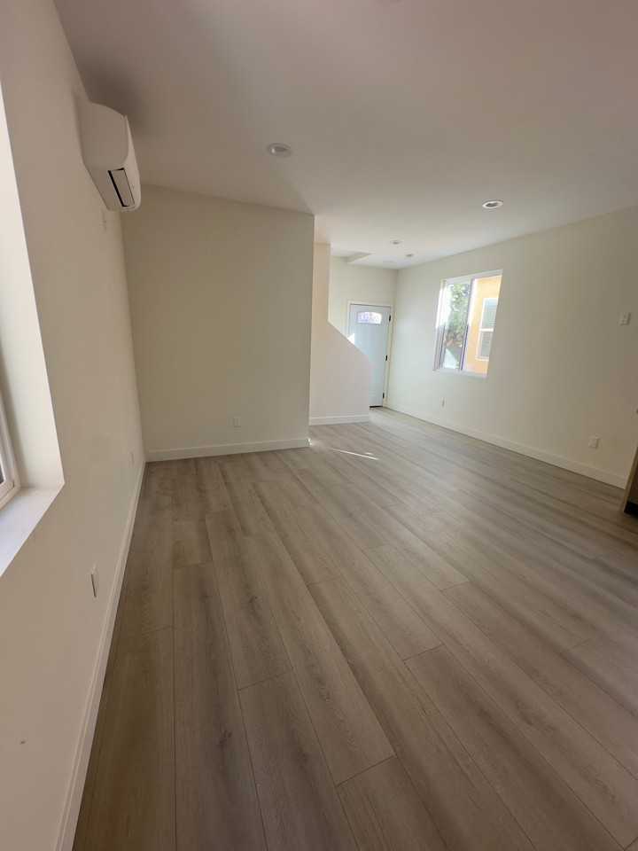 1153 Alameda Ave #C - Photo 2 of 11