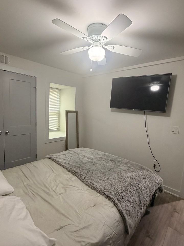 573 Commercial Ave Nw - Photo 3 of 11